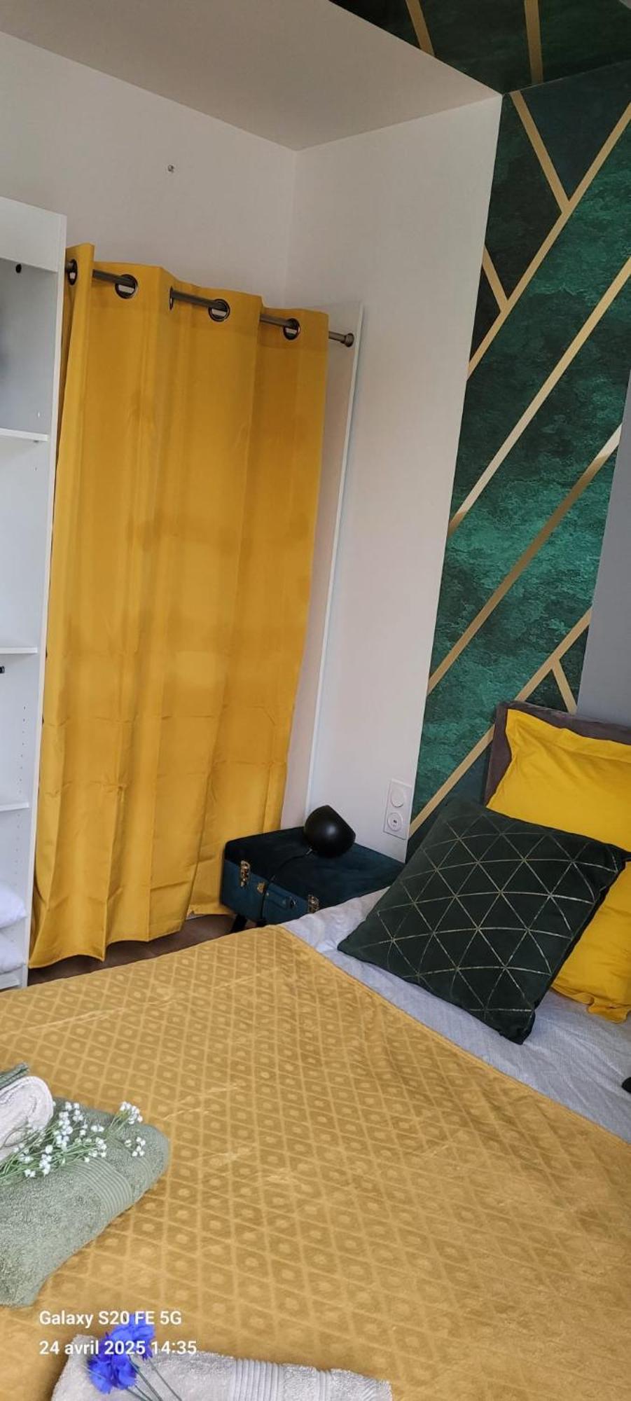 Les Volets Bleus - Refaits à neuf, deux appartements et un studio, Jardin Bourges Esterno foto